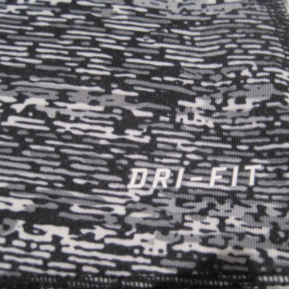 NIKE Hooded Pullover - Picture 6 of 10